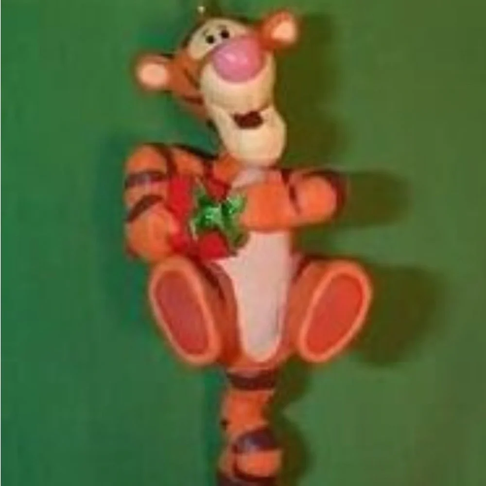 1991 Hallmark keepsake Tigger Figurine with Gift